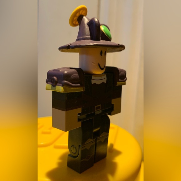 Roblox Dungeon Quest Industrial Mage Armor Figure - Picture 12 of 12